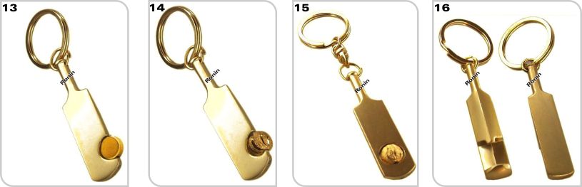 cricket bats keyrings, metal keyrings of cricket bats, customised cricket bats keychains